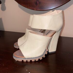 Beige heels